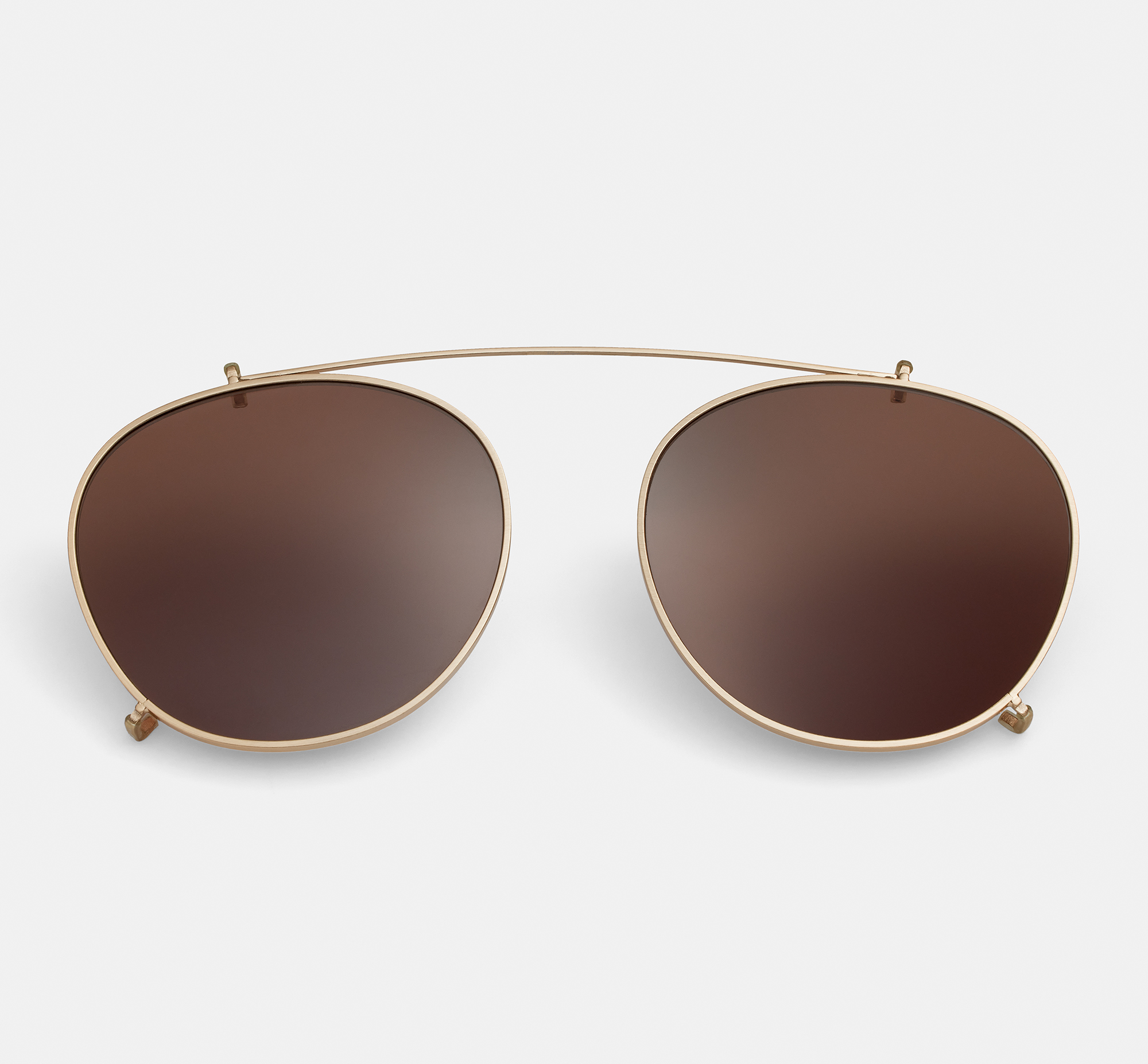 Lily Large clip-on Satin Gold | Clip-on sunglasses