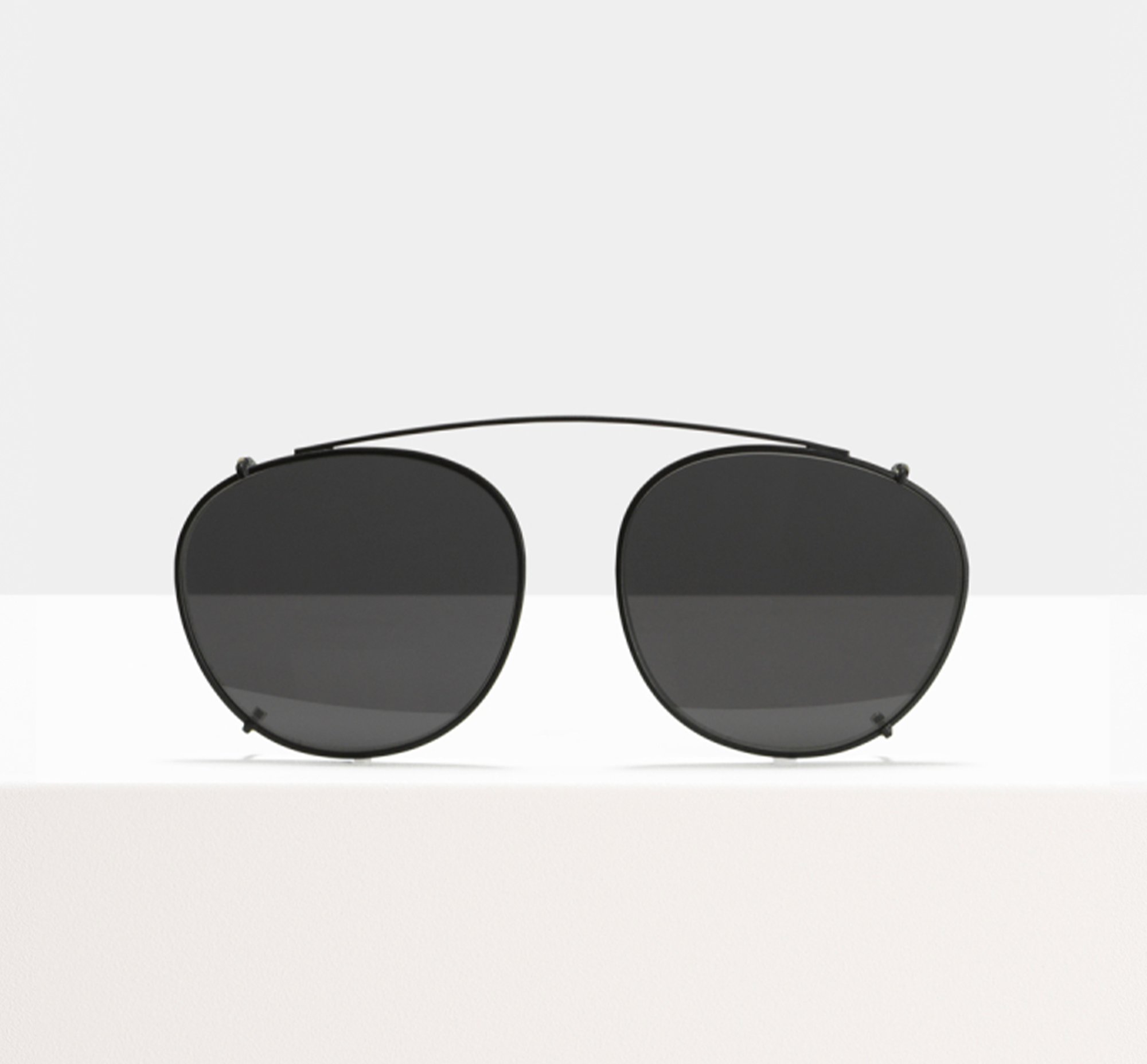 Neil Small Clip-on Matte Black | Clip-on sunglasses